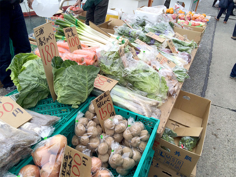 「ハヤマ　マーケット日曜朝市」に行ってきました。