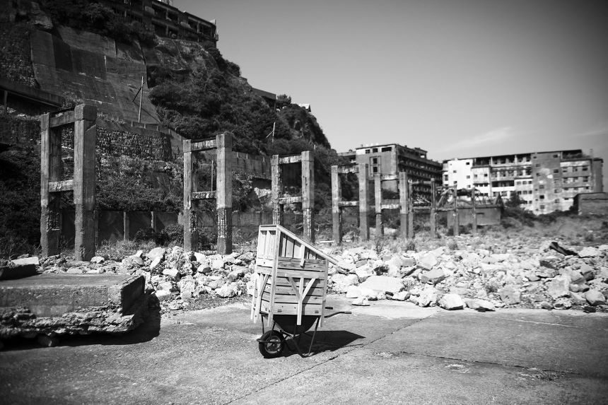 《Yatai Trip Project : Gunkan-jima（ヤタイトリップ・プロジェクト：軍艦島）》2011　軍艦島、長崎、日本 写真：志津野雷
